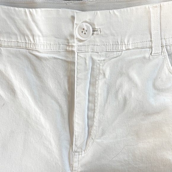Christopher & Banks, size 10 cropped pants, elastic waist, white - Picture 2 of 5
